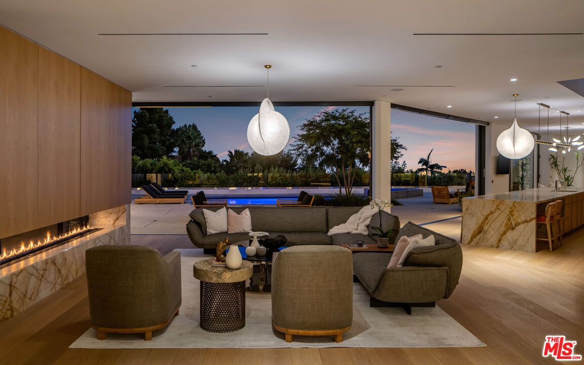 525 Arkell Dr, Beverly Hills
