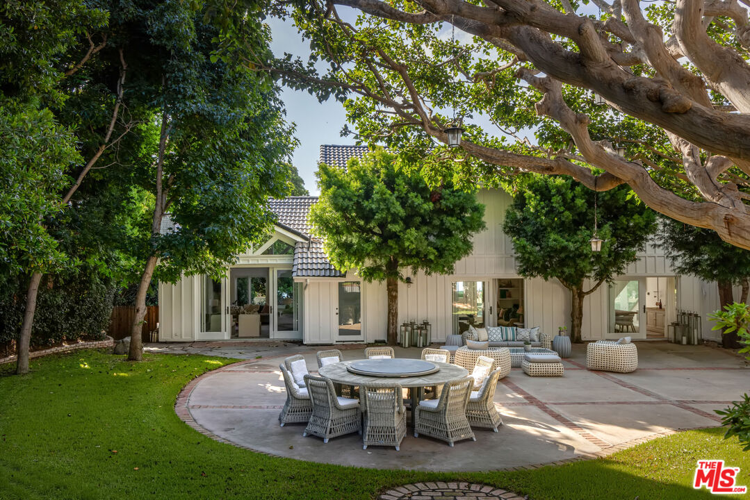 29225 Cliffside Dr, Malibu