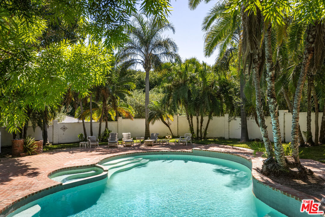 29225 Cliffside Dr, Malibu
