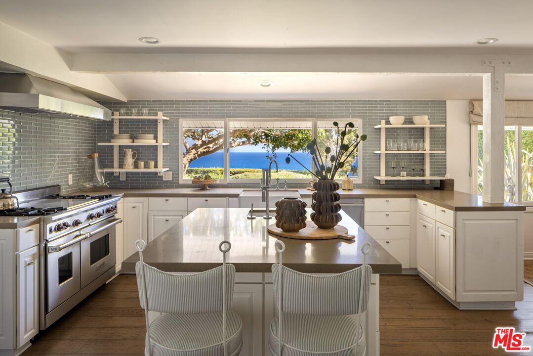 29225 Cliffside Dr, Malibu