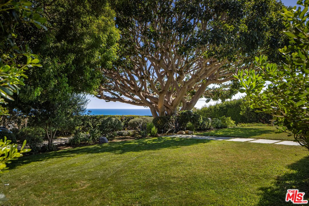 29225 Cliffside Dr, Malibu