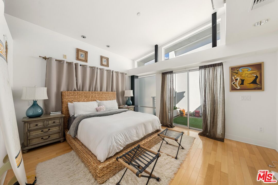 852 10th St Unit: 4