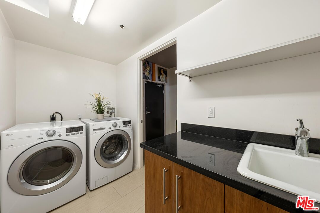 852 10th St Unit: 4
