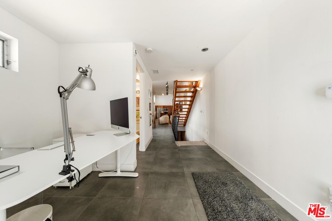 852 10th St Unit: 4