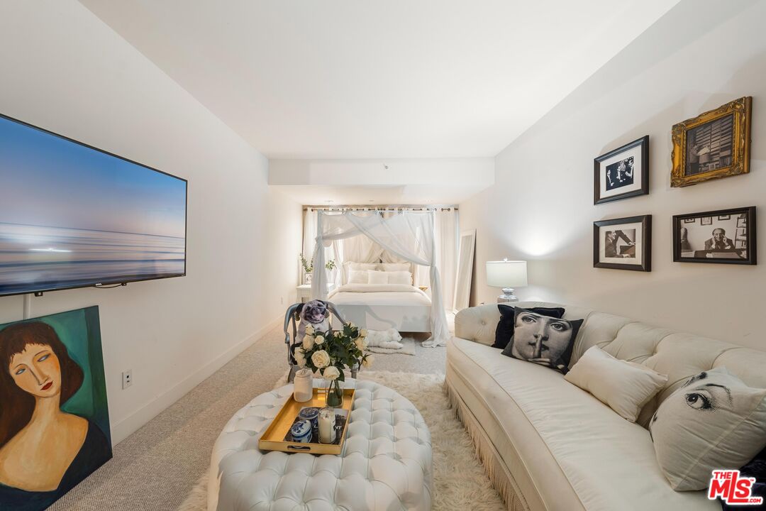 852 10th St Unit: 4