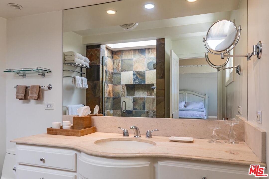 24216 Malibu Rd, Malibu