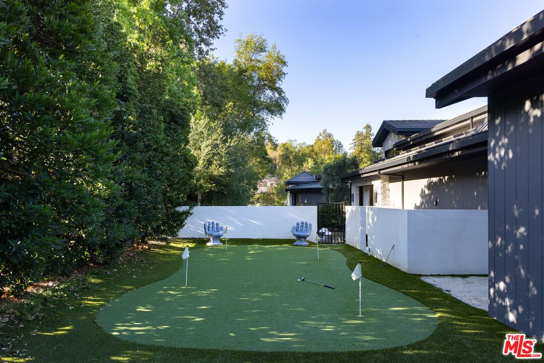 5717 Round Meadow Rd, Hidden Hills