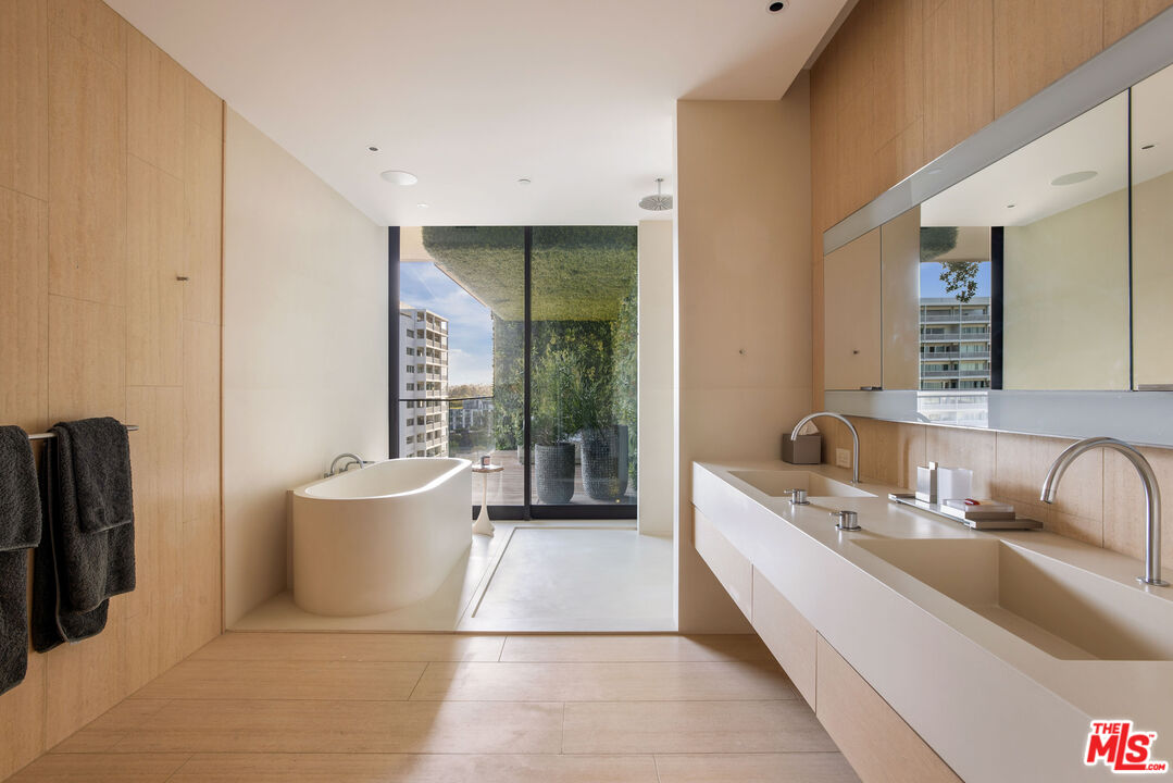 9040 W Sunset Blvd Unit: 905, West Hollywood