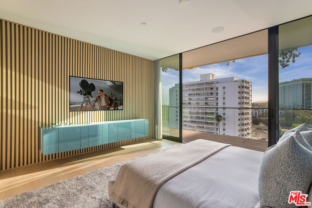 9040 W Sunset Blvd Unit: 905, West Hollywood