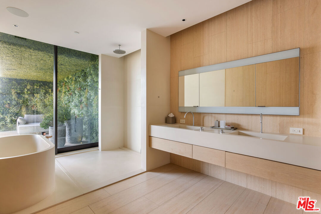 9040 W Sunset Blvd Unit: 905, West Hollywood