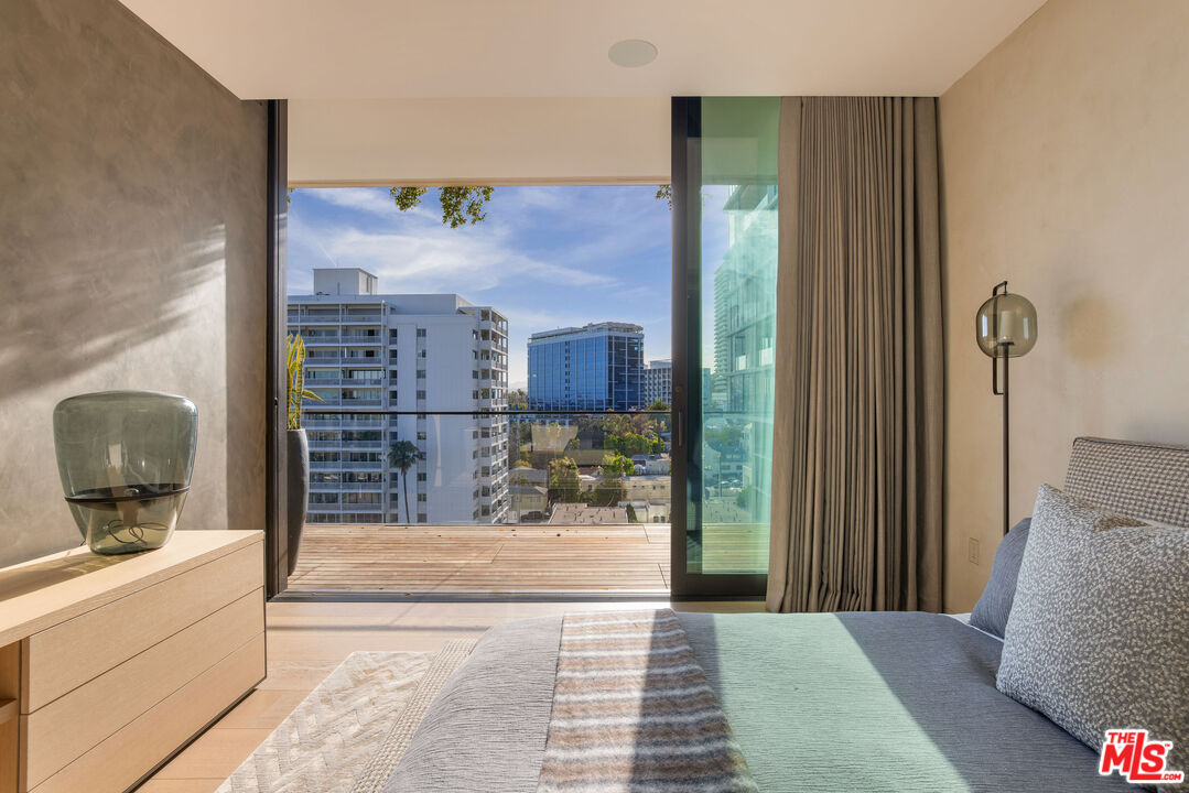 9040 W Sunset Blvd Unit: 905, West Hollywood