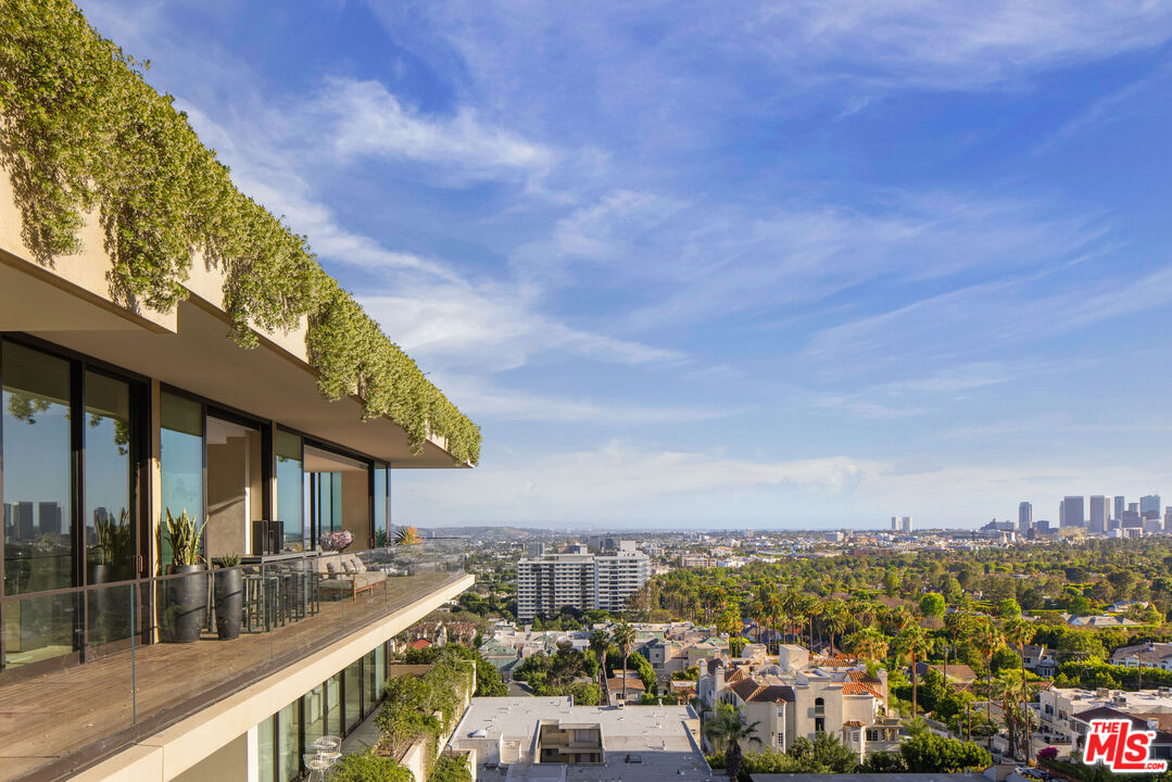 9040 W Sunset Blvd Unit: 905, West Hollywood