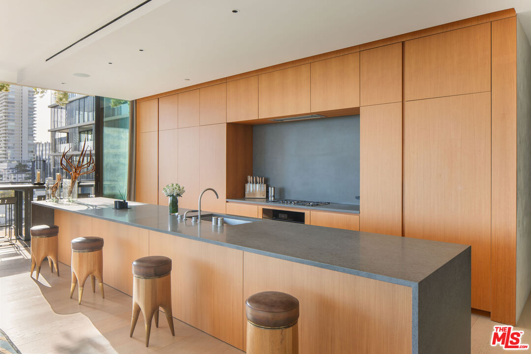 9040 W Sunset Blvd Unit: 905, West Hollywood