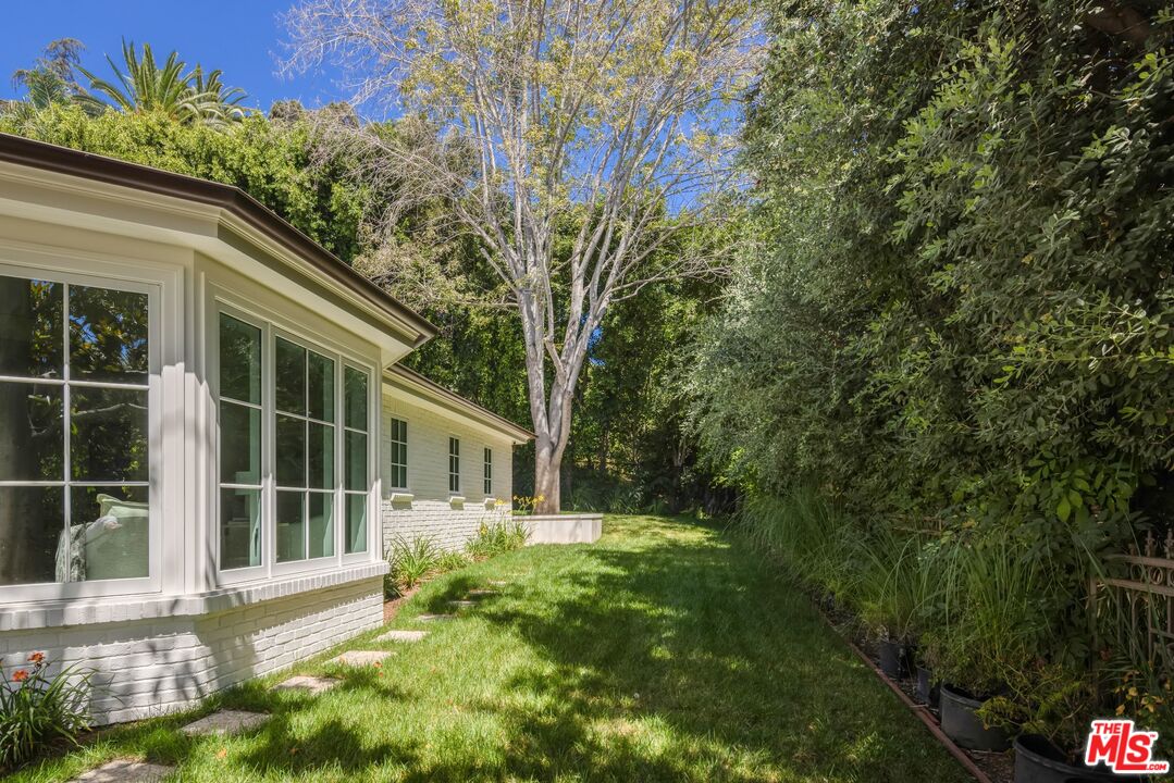 31 Oakmont Dr, Brentwood 