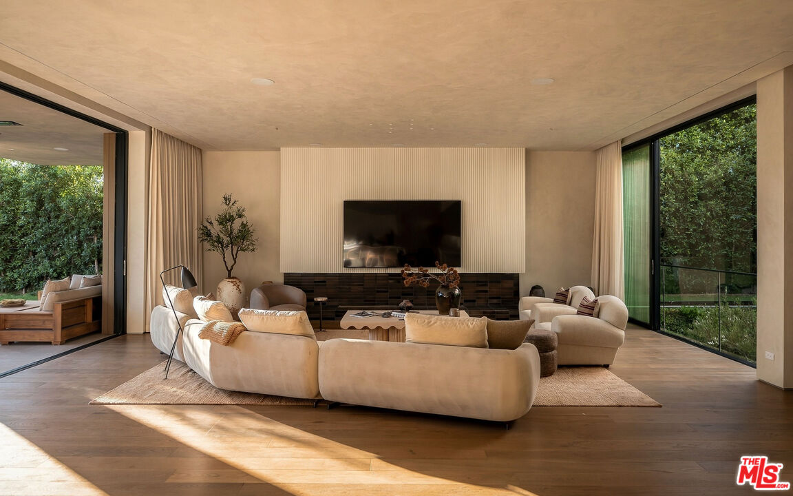 510 N Alpine Dr, Beverly Hills