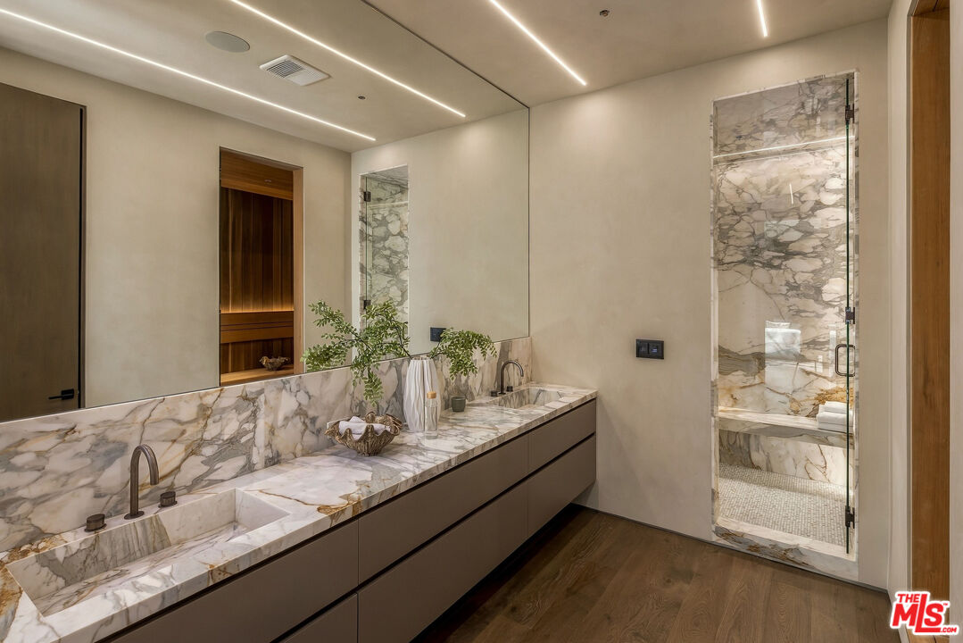 510 N Alpine Dr, Beverly Hills