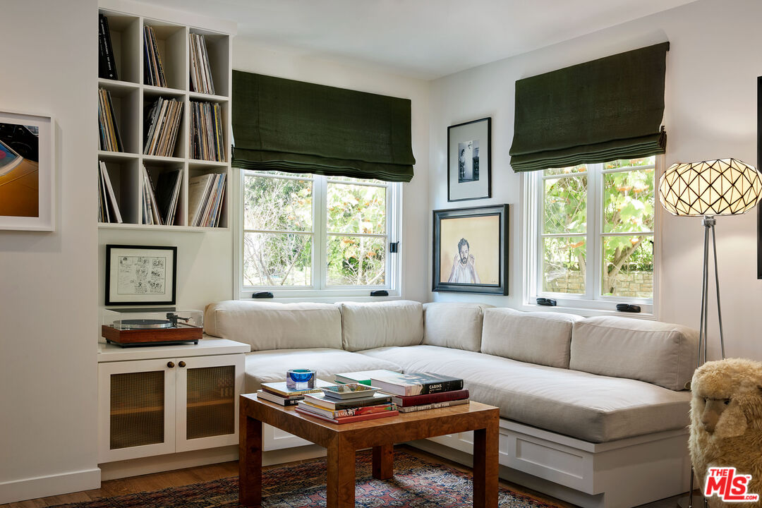 5800 Valley Oak Dr, Los Feliz