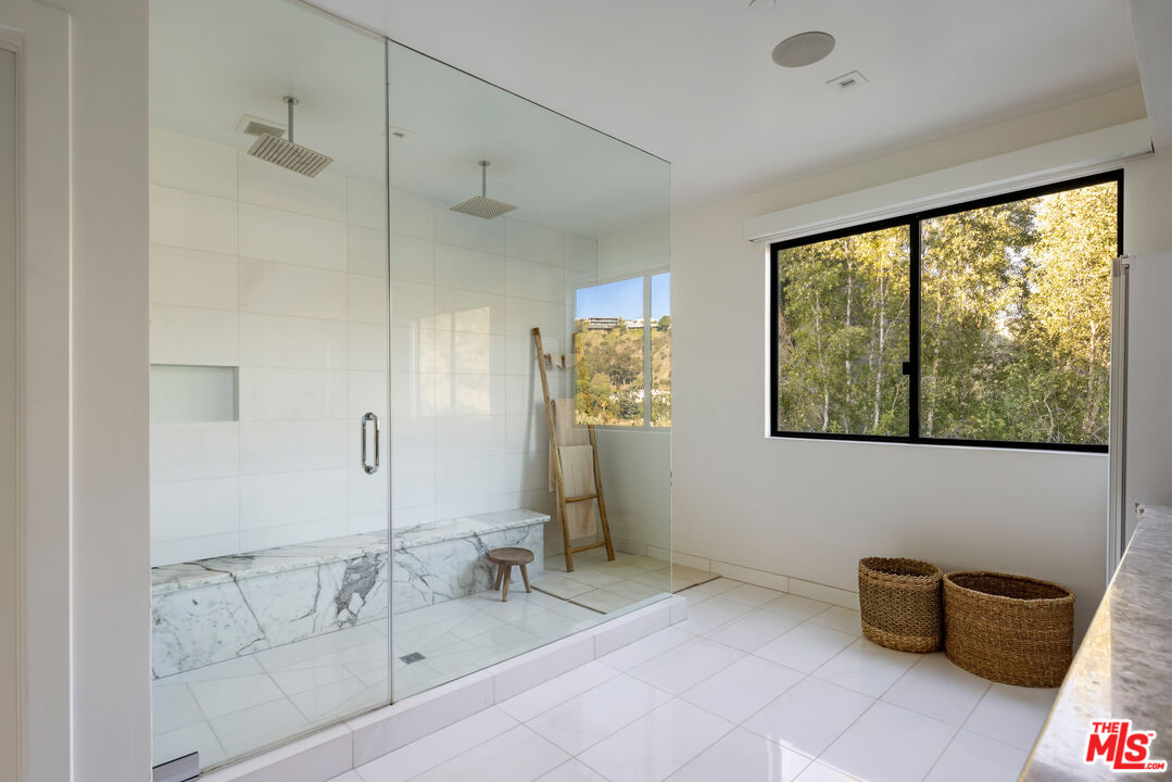 8080 Laurel View Dr, West Hollywood 