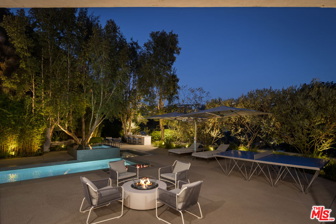 8080 Laurel View Dr, West Hollywood 