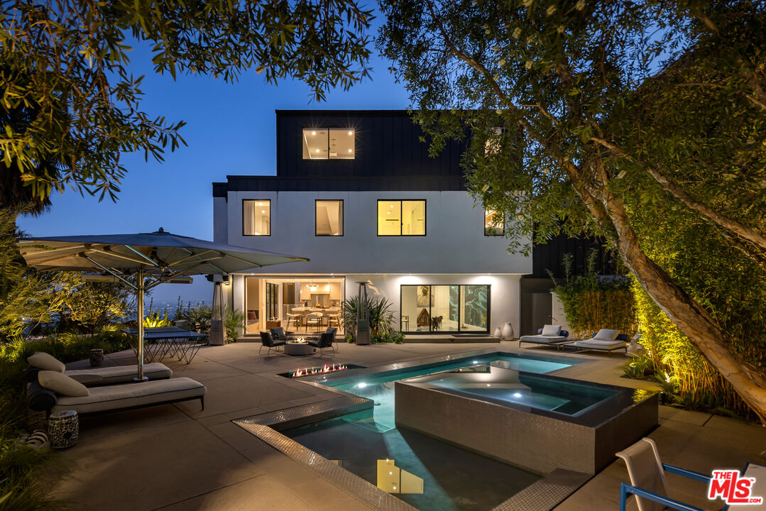 8080 Laurel View Dr, West Hollywood 