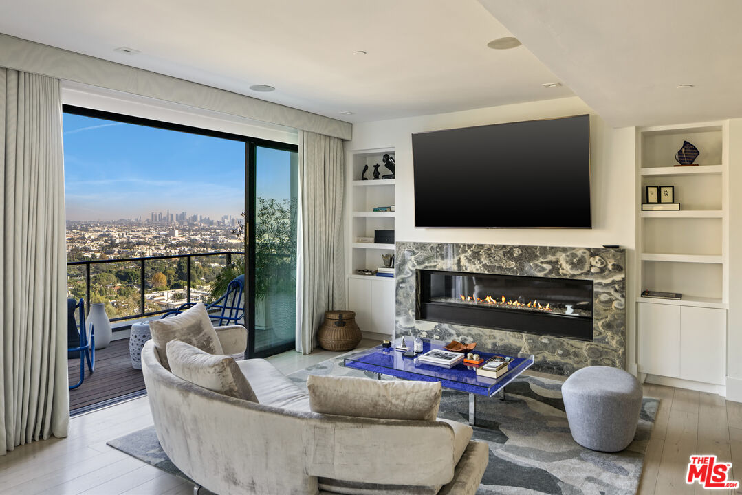 8080 Laurel View Dr, West Hollywood 