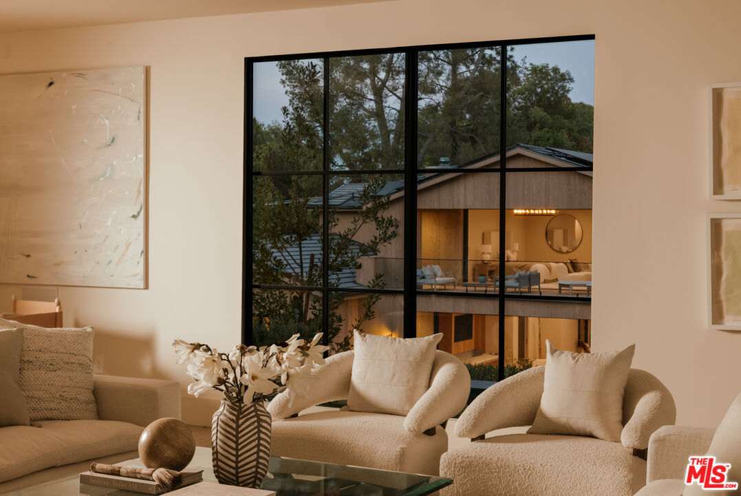 5287 Round Meadow Rd, Hidden Hills