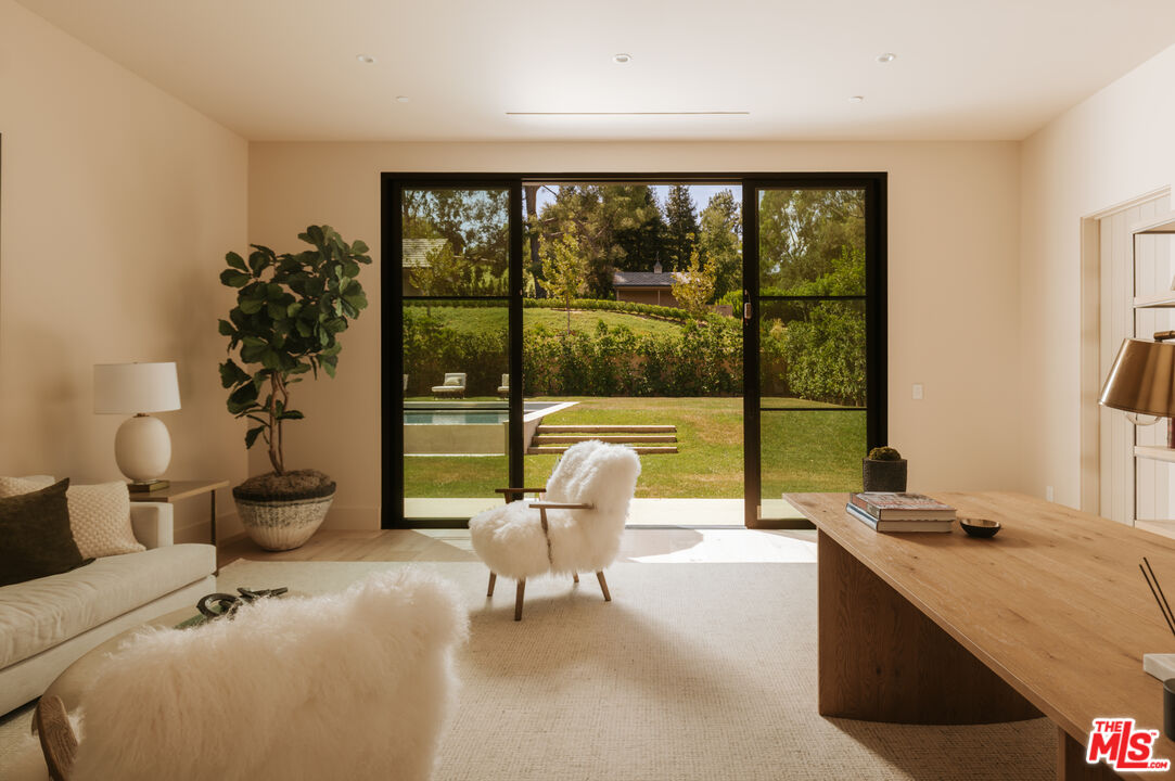 5287 Round Meadow Rd, Hidden Hills