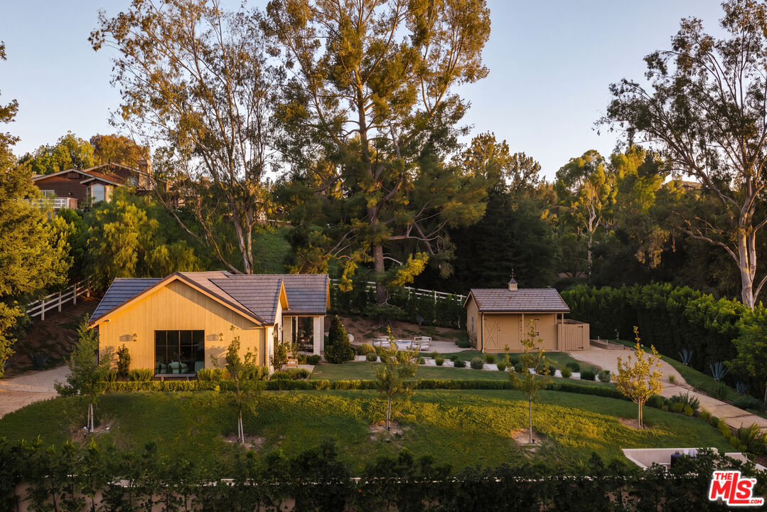 5287 Round Meadow Rd, Hidden Hills