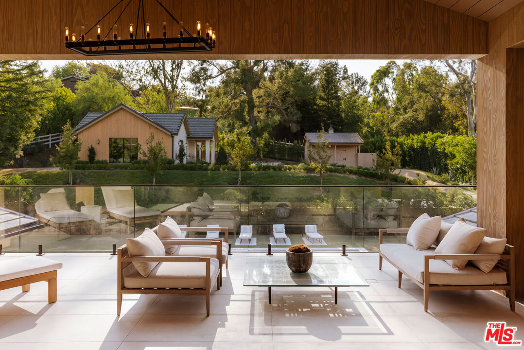 5287 Round Meadow Rd, Hidden Hills