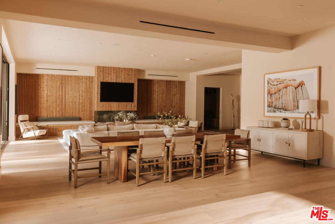5287 Round Meadow Rd, Hidden Hills