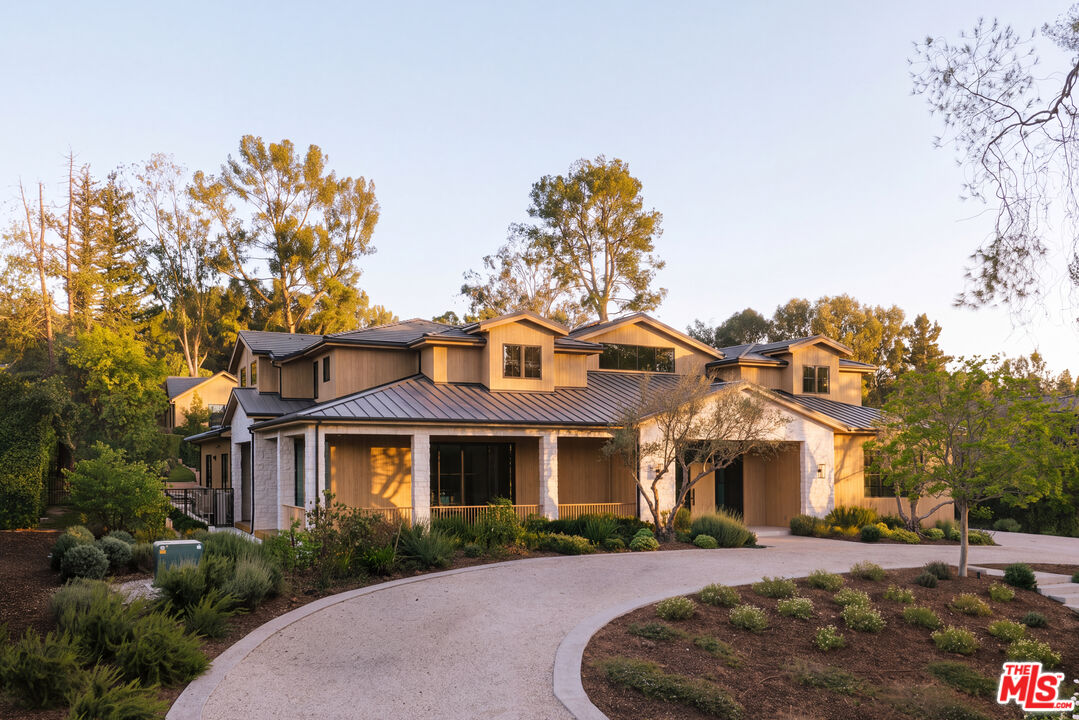 5287 Round Meadow Rd, Hidden Hills