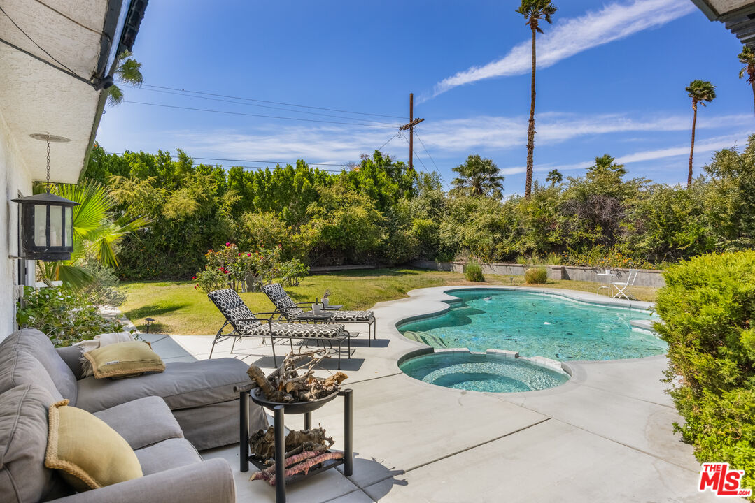 772 E El Conquistador, Palm Springs