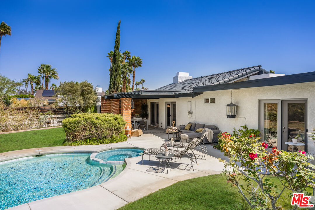 772 E El Conquistador, Palm Springs