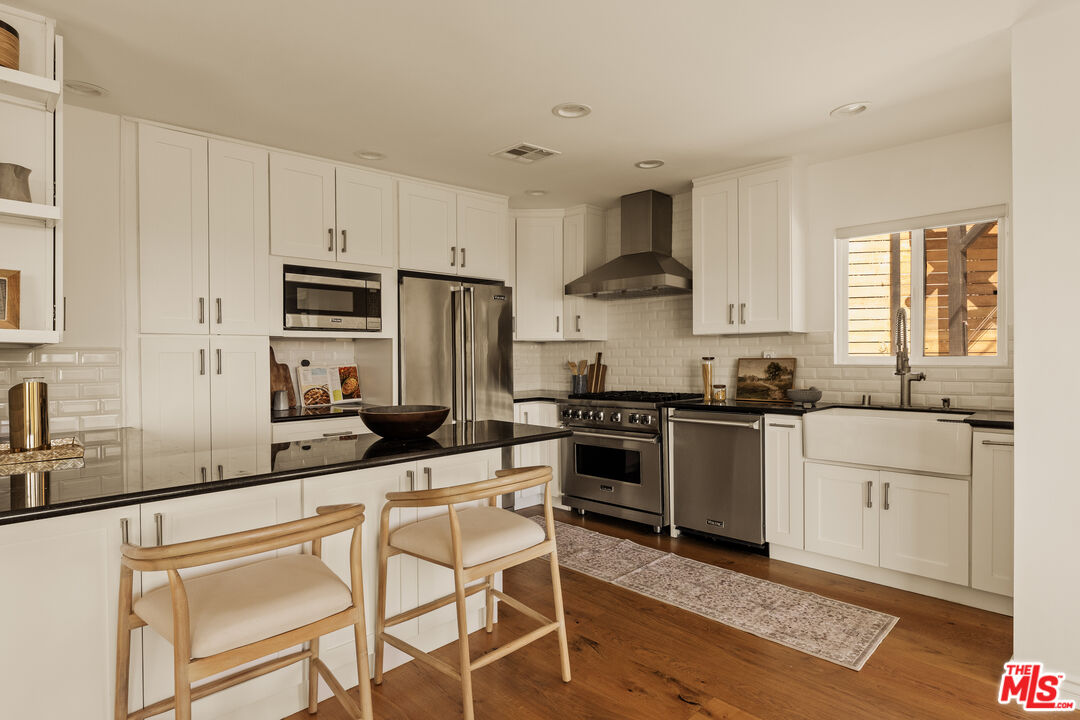 1788 N Orange Grove Ave, Hollywood Hills 