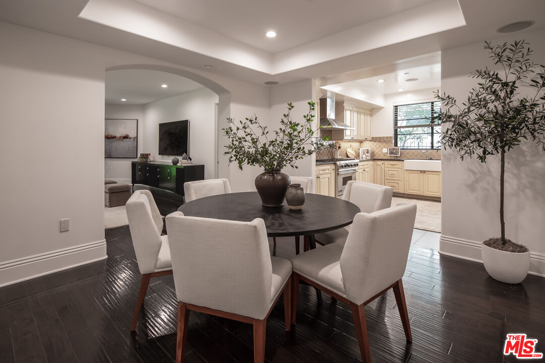 11715 Chenault St Unit: 204, Brentwood 