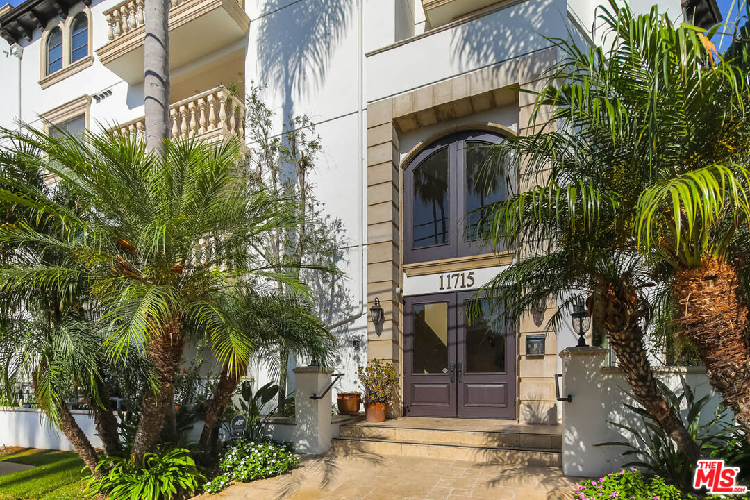 11715 Chenault St Unit: 204, Brentwood 