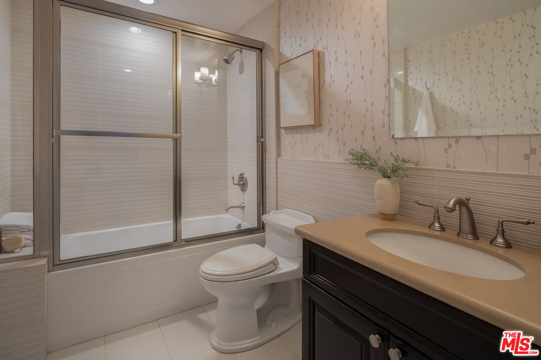 11715 Chenault St Unit: 204, Brentwood 