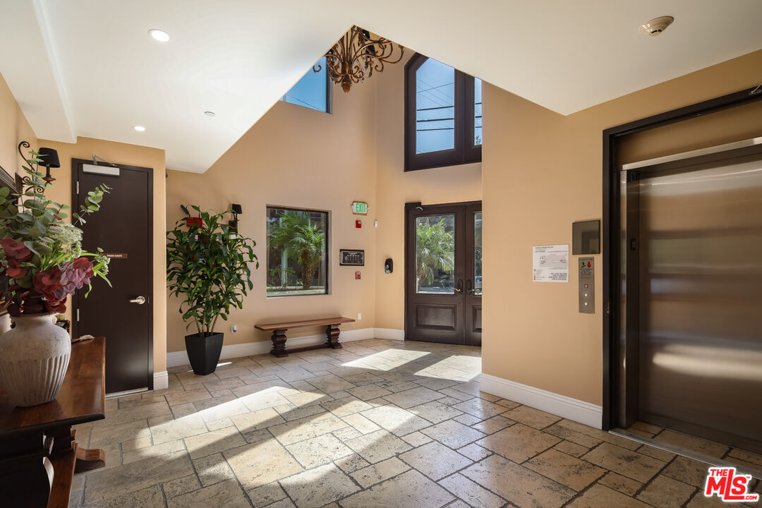 11715 Chenault St Unit: 204, Brentwood 