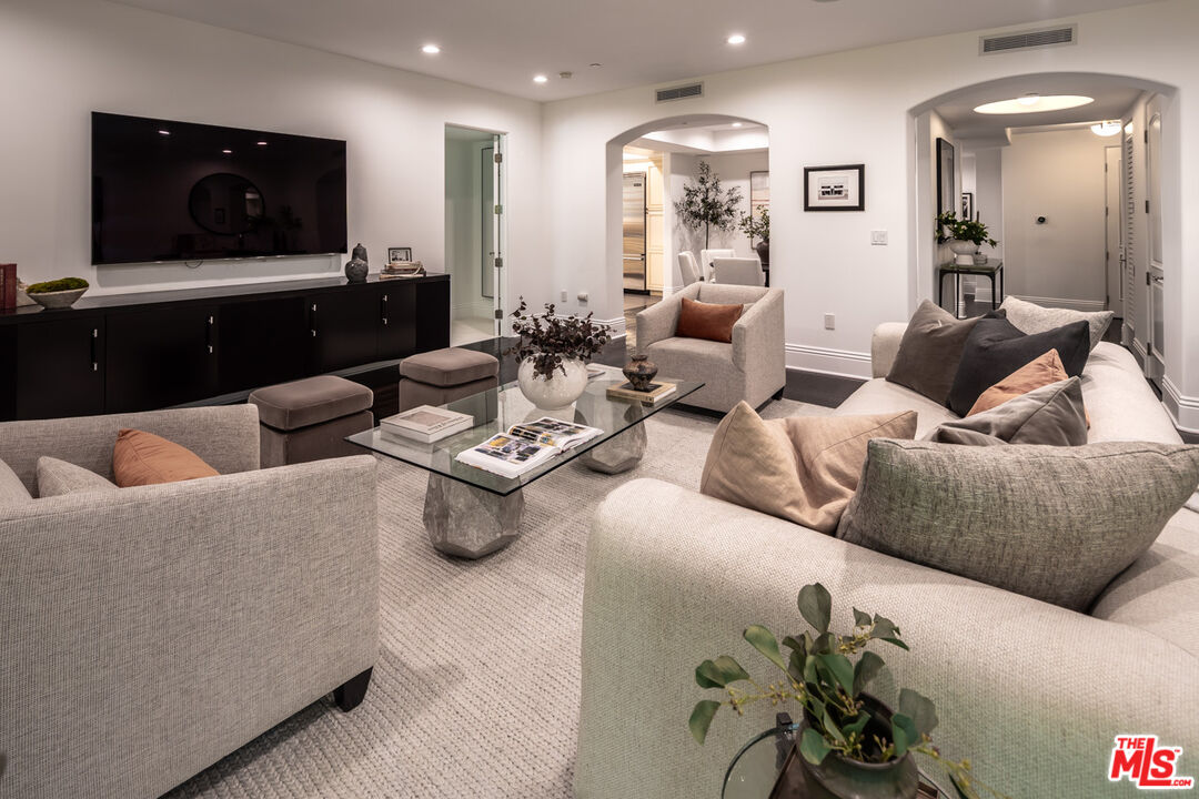 11715 Chenault St Unit: 204, Brentwood 
