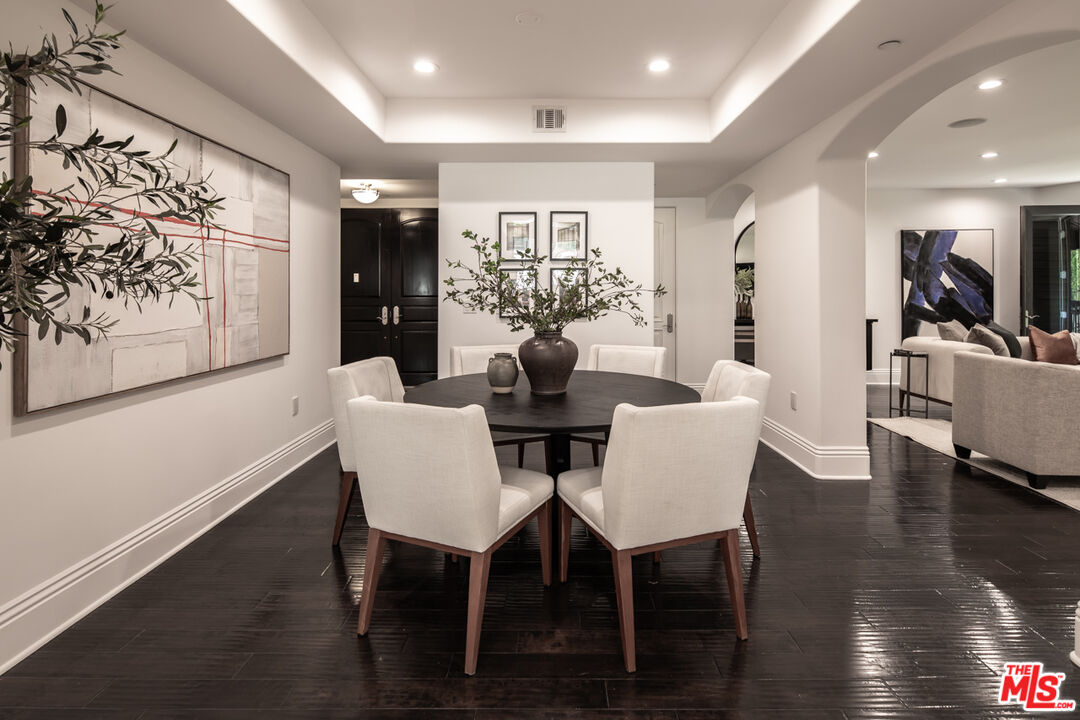 11715 Chenault St Unit: 204, Brentwood 
