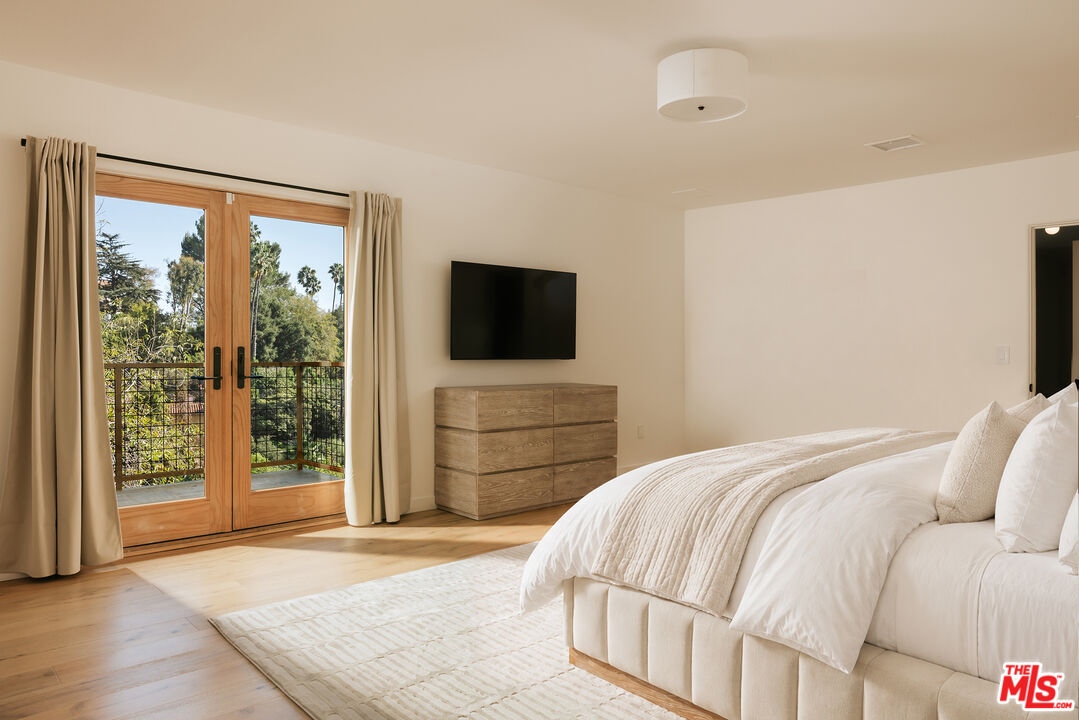 5698 Holly Oak Dr, Los Feliz 