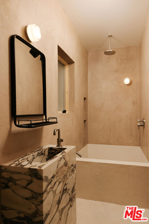 5698 Holly Oak Dr, Los Feliz 