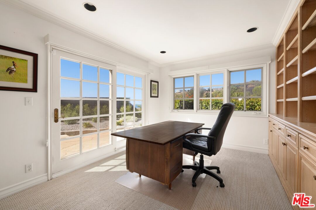 250 Surfview Dr