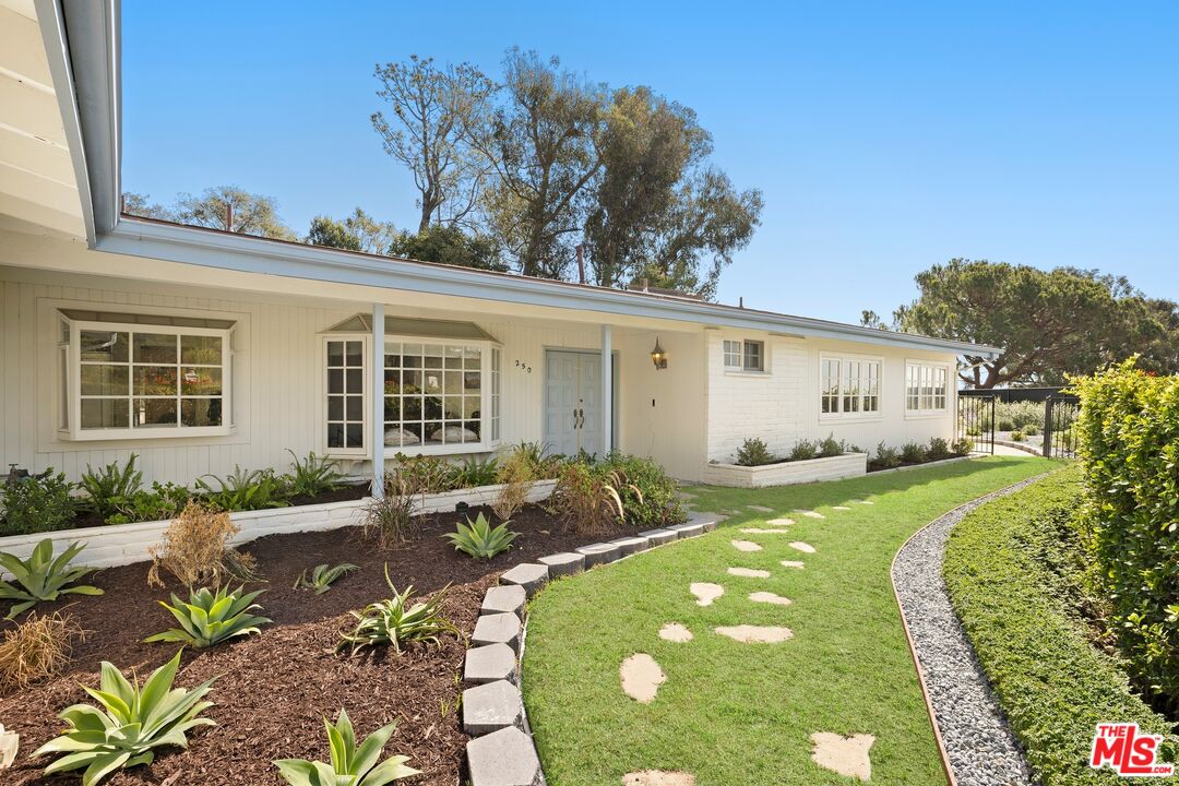 250 Surfview Dr