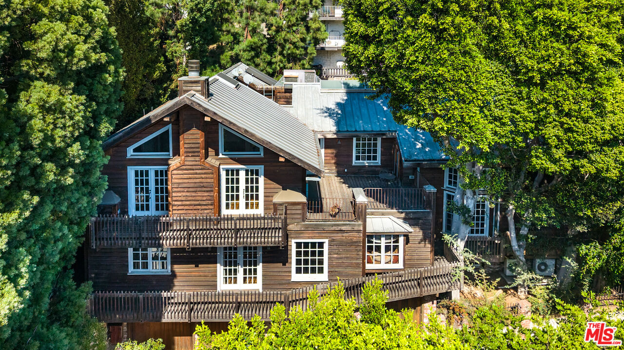 8497 Harold Way, hollywood hills
