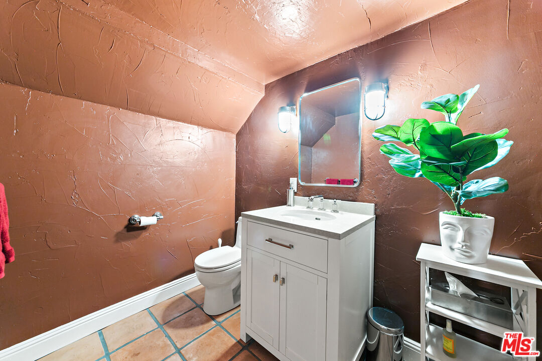 8497 Harold Way, hollywood hills