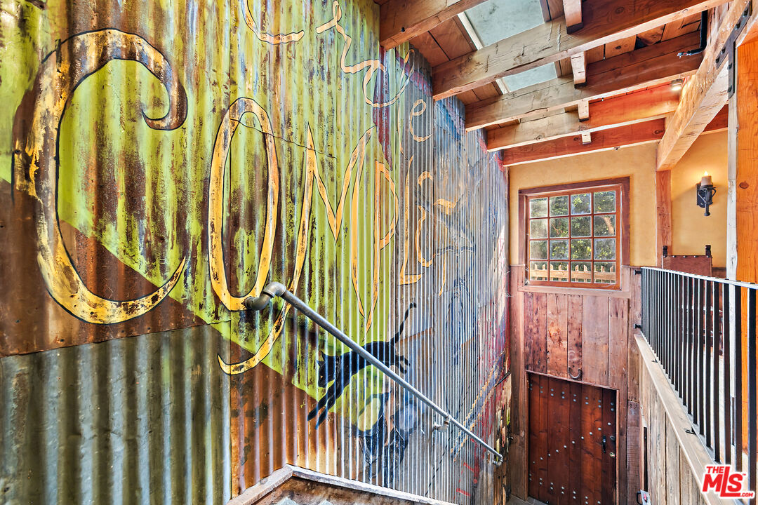 8497 Harold Way, hollywood hills