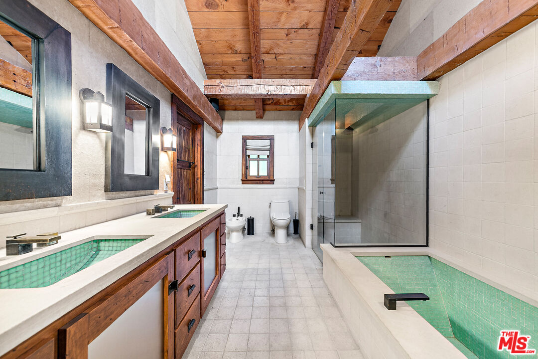 8497 Harold Way, hollywood hills