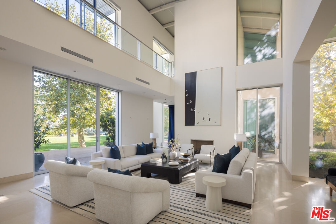 652 Chautauqua Blvd