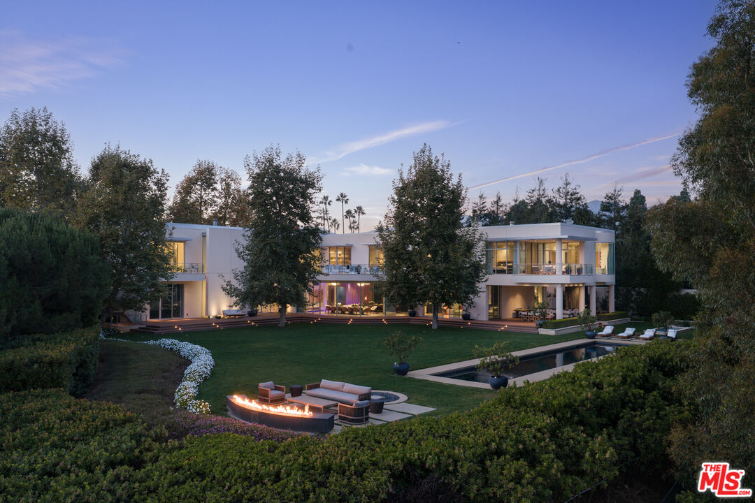 652 Chautauqua Blvd